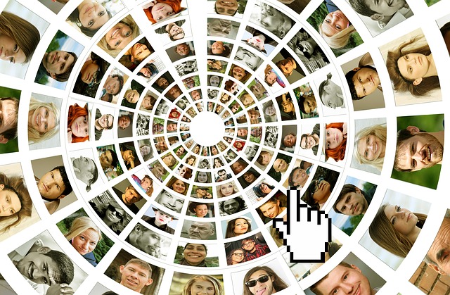 Una raccolta di immagini avatar di persone disposte circolarmente.